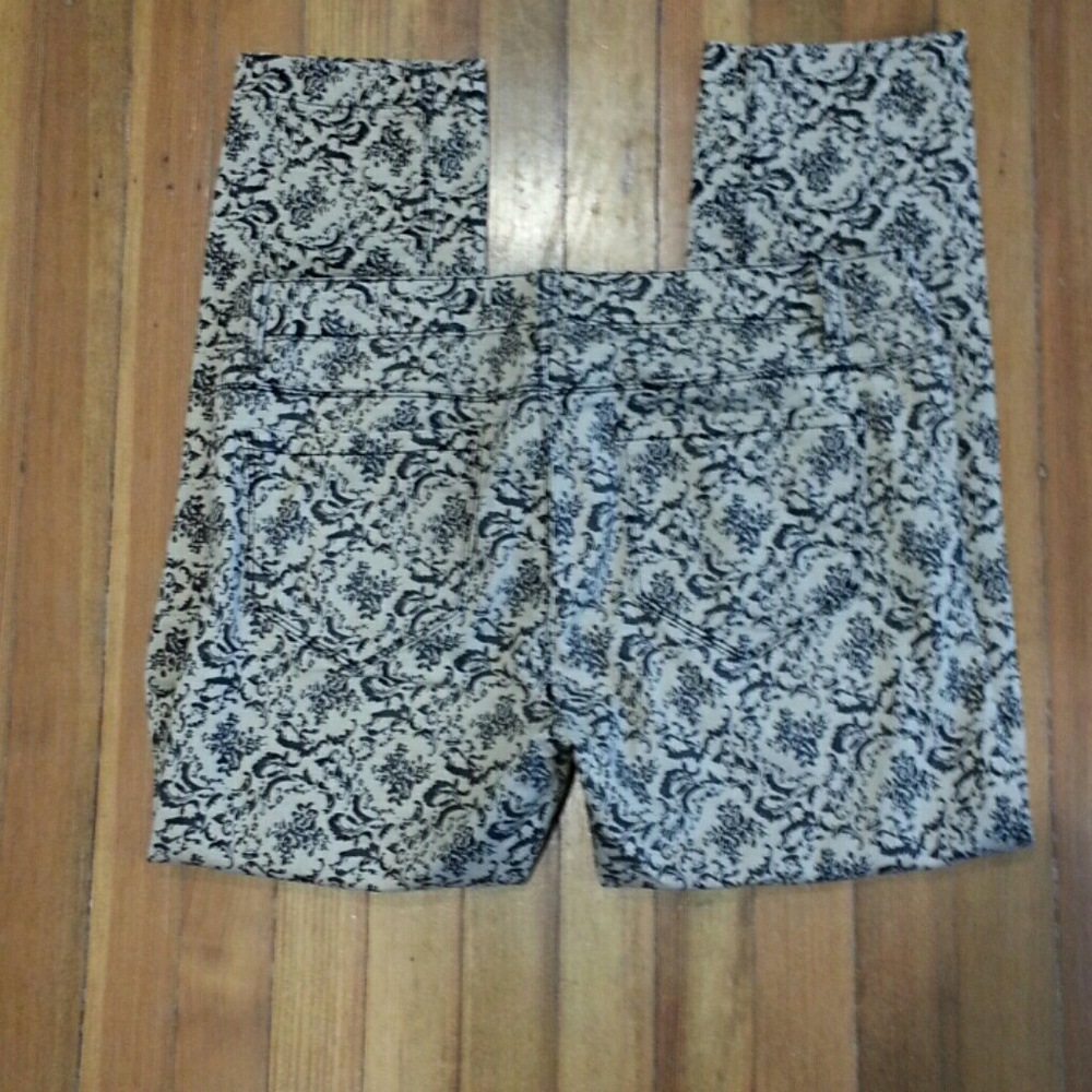 Iris Patterned Jeans - Picture 3 of 6